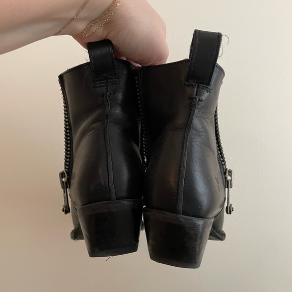 Women’s Frye Sacho Moto Shortie Boot in Black Leather | size 8 - Picture 7 of 9